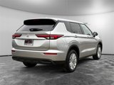 New 2025 Mitsubishi Outlander ES image 4