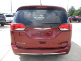 Used 2017 Chrysler Pacifica Touring-L image 5