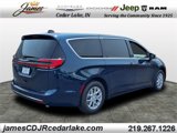 New 2025 Chrysler Pacifica Select image 4