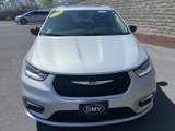 Used 2024 Chrysler Pacifica Limited image 5
