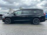 New 2025 Chrysler Pacifica Premium image 6