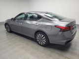 Used 2023 Nissan Altima 2.5 SV image 3