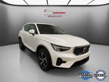 Used 2025 Volvo XC40 B5 Core image 3