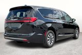 Used 2023 Chrysler Pacifica Limited image 2
