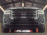 Used 2023 GMC Acadia SLT image 3