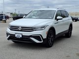 Used 2024 Volkswagen Tiguan SE image 2
