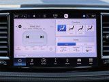 Used 2022 Chrysler Pacifica Limited w/ Uconnect Theater Family Group image 3