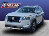 New 2025 Nissan Pathfinder Platinum image 3