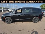 New 2026 Chrysler Pacifica Limited w/ S Appearance Package image 6