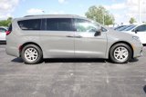 Used 2022 Chrysler Pacifica Touring-L image 3
