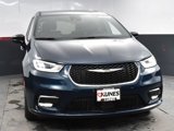 New 2025 Chrysler Pacifica Select image 2