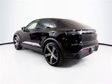 Used 2025 Porsche Macan Electric image 3