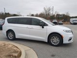 New 2025 Chrysler Pacifica Select image 2