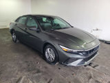 Used 2024 Hyundai Elantra SE image 3