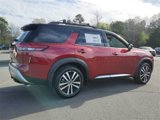 New 2025 Nissan Pathfinder Platinum image 3