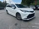 Used 2024 Toyota Sienna XLE image 4