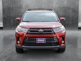 Used 2018 Toyota Highlander SE image 2