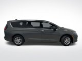 New 2025 Chrysler Pacifica Select image 2