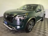 New 2025 Nissan Pathfinder Platinum w/ Black Appearance Package image 4