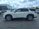 New 2025 Nissan Pathfinder SL w/ Black Appearance Package image 3