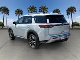 New 2025 Nissan Pathfinder Platinum image 4