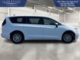 Used 2023 Chrysler Pacifica Touring-L image 5
