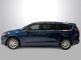 New 2025 Chrysler Pacifica Select image 5