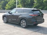 New 2025 Toyota Highlander XLE image 3