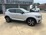 Used 2024 Volvo XC40 B5 Core image 3
