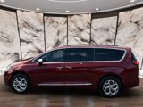 Used 2022 Chrysler Pacifica Limited w/ Uconnect Theater Family Group image 2