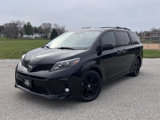 Used 2020 Toyota Sienna SE image 2