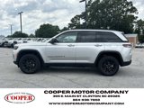 Used 2024 Jeep Grand Cherokee Altitude image 4