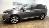 Used 2018 Chrysler Pacifica Limited image 2