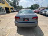 Used 2017 Volkswagen Jetta Sedan image 4