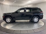 Used 2023 Jeep Grand Cherokee Laredo image 4