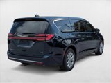 New 2025 Chrysler Pacifica Select image 2