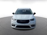 Used 2024 Chrysler Pacifica Touring-L image 4