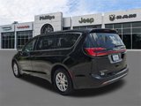 Used 2024 Chrysler Pacifica Touring-L image 5