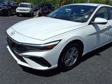 Used 2025 Hyundai Elantra SE image 6