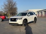 New 2025 Nissan Pathfinder Platinum image 2