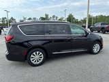 Used 2018 Chrysler Pacifica Touring-L Plus image 2
