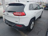 Used 2017 Jeep Cherokee Latitude image 3