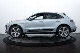 Certified 2025 Porsche Macan image 2