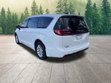 New 2025 Chrysler Pacifica Select image 5