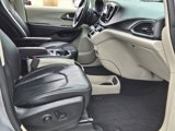Used 2017 Chrysler Pacifica Touring-L Plus image 4