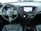 New 2025 Chrysler Pacifica Select image 6