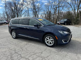 Used 2018 Chrysler Pacifica Touring-L w/ Tire & Wheel Group image 3