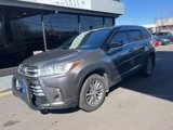 Used 2018 Toyota Highlander XLE image 2