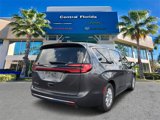 Used 2023 Chrysler Pacifica Touring-L image 5