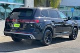 New 2025 Volkswagen Atlas Peak Edition SE image 4